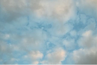 Himmel mit Wolken als stimmungsvolles Detailfoto einer Hochzeit